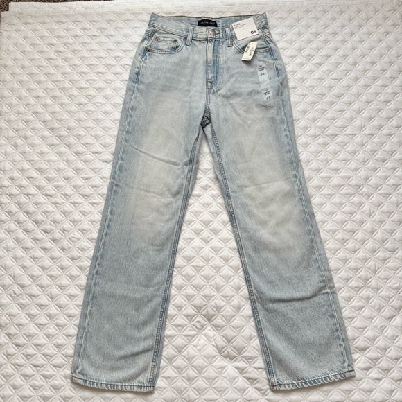 Aeropostale Denim - NWT Aéropostale High-Rise Baggy Jeans - Light Wash - Size 0 Short